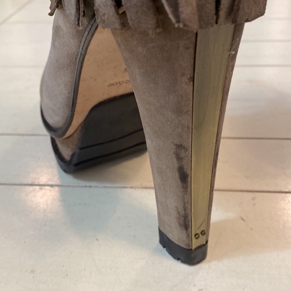 Brian Atwood fringed suede boot heels in size 8.5 - Picture 6 of 7